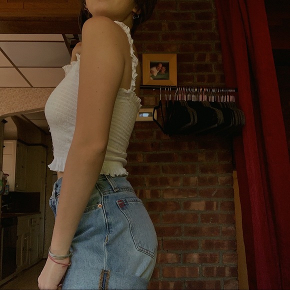 Perfect Condition Summer Ruffle Top - Picture 2 of 4